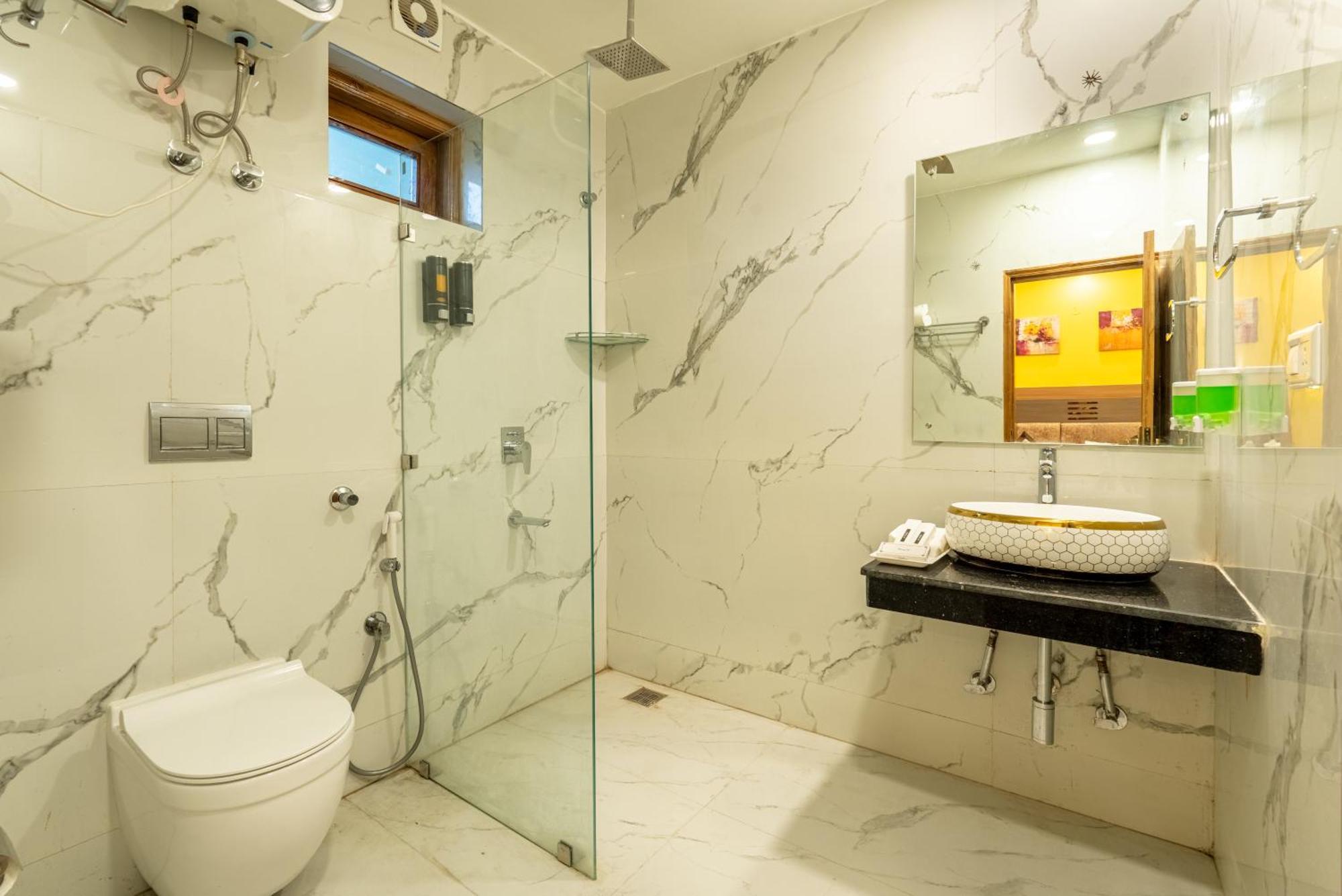 Lime Tree Hotel & One Bhk Serviced Apartment Noida - Sector 50 Metro Exterior photo