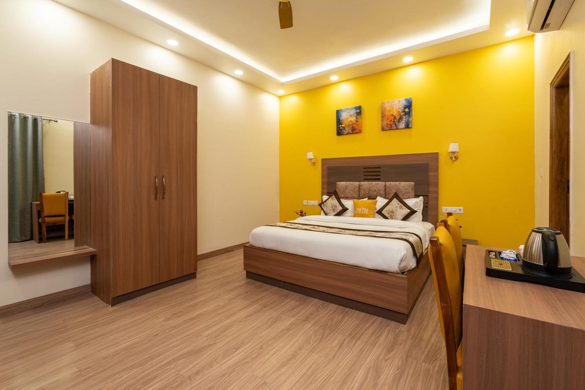 Lime Tree Hotel & One Bhk Serviced Apartment Noida - Sector 50 Metro Exterior photo