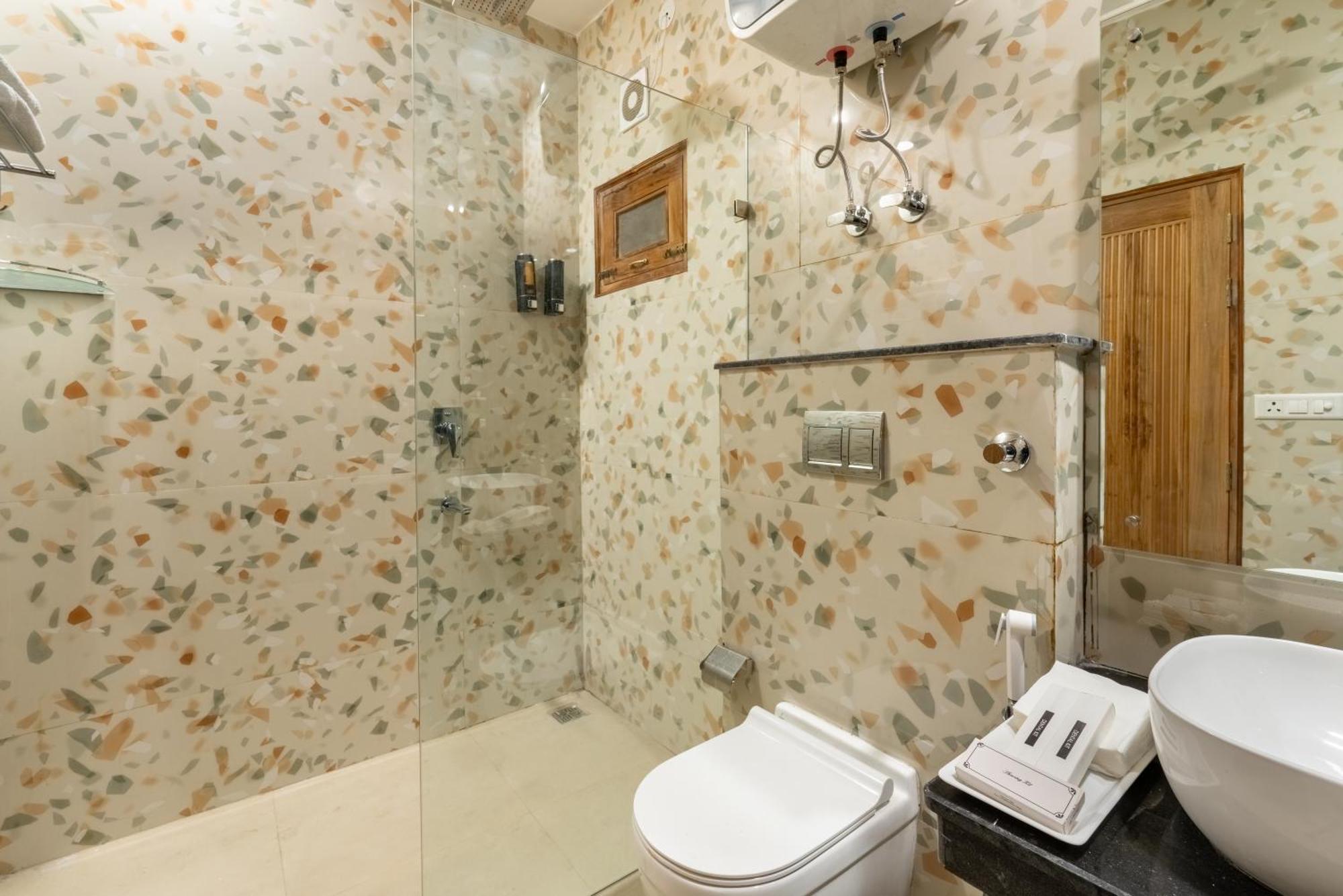 Lime Tree Hotel & One Bhk Serviced Apartment Noida - Sector 50 Metro Exterior photo