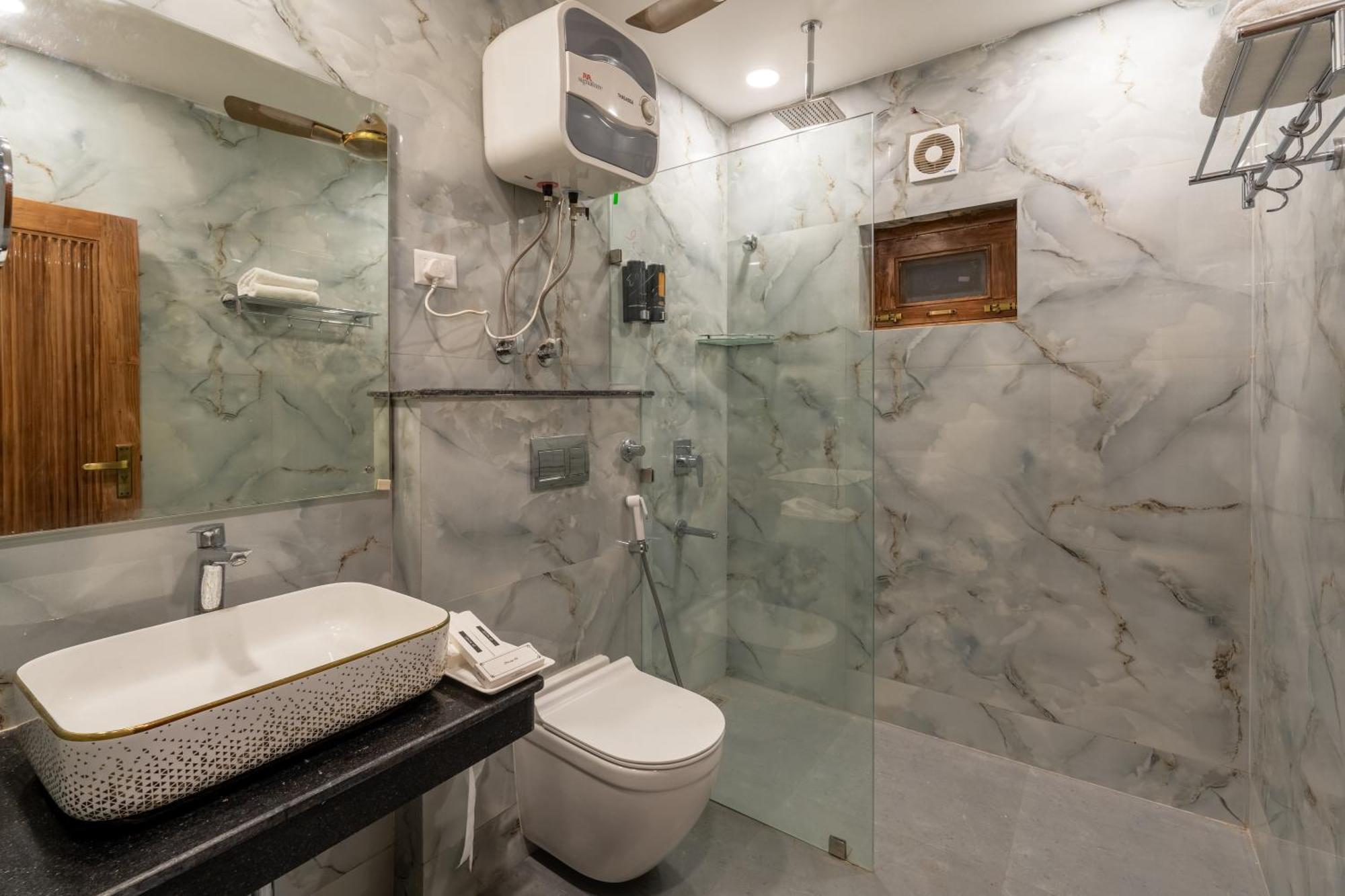 Lime Tree Hotel & One Bhk Serviced Apartment Noida - Sector 50 Metro Exterior photo